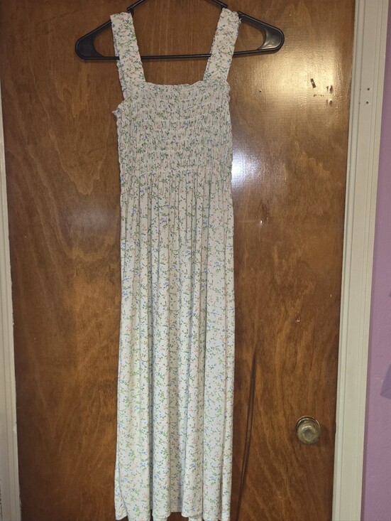 Dresses & Skirts - Styles Asfoor Floral Smocked Bodice Sleeveless Midi Sundress Size M